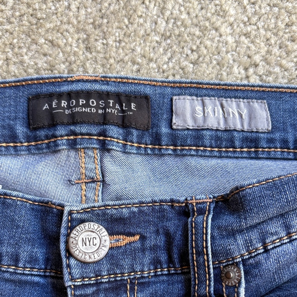 🟩Aeropostale Dark Blue Skinny Jeans Distressed knee - Picture 2 of 8